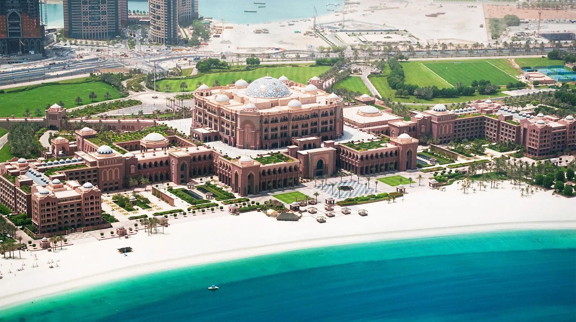 Hotel review Location' - Emirates Palace Mandarin Oriental Abu Dhabi - 0