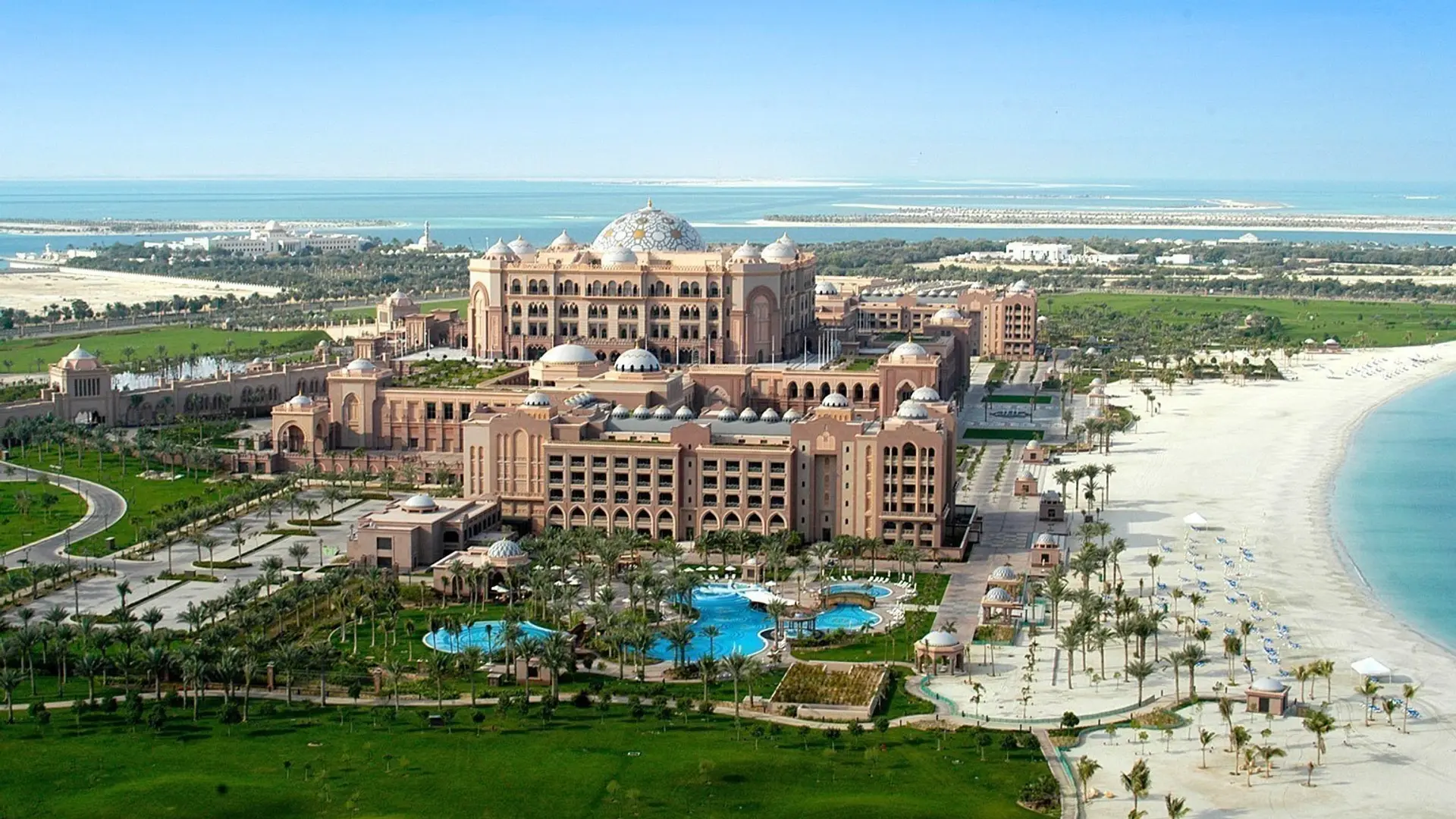 Hotel review Location' - Emirates Palace Hotel - 2