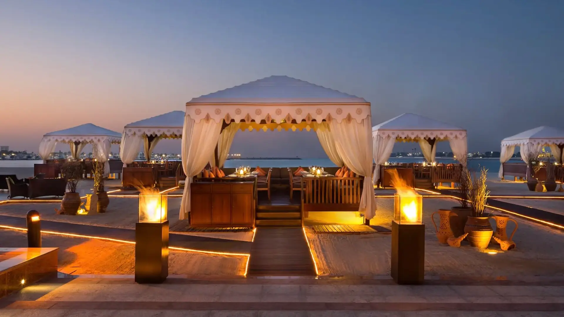 Hotel review Restaurants & Bars' - Emirates Palace Mandarin Oriental Abu Dhabi - 0