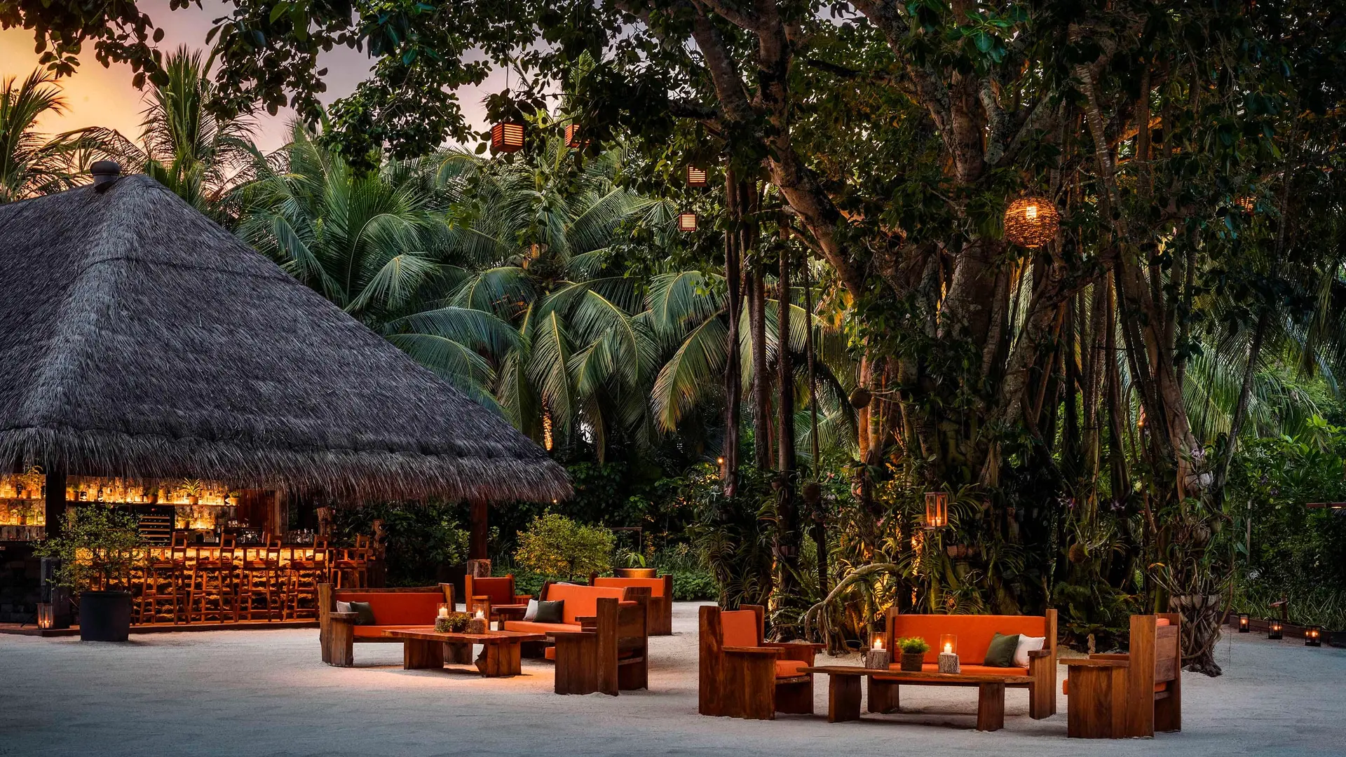 Hotel review Restaurants & Bars' - One&Only Reethi Rah - 4