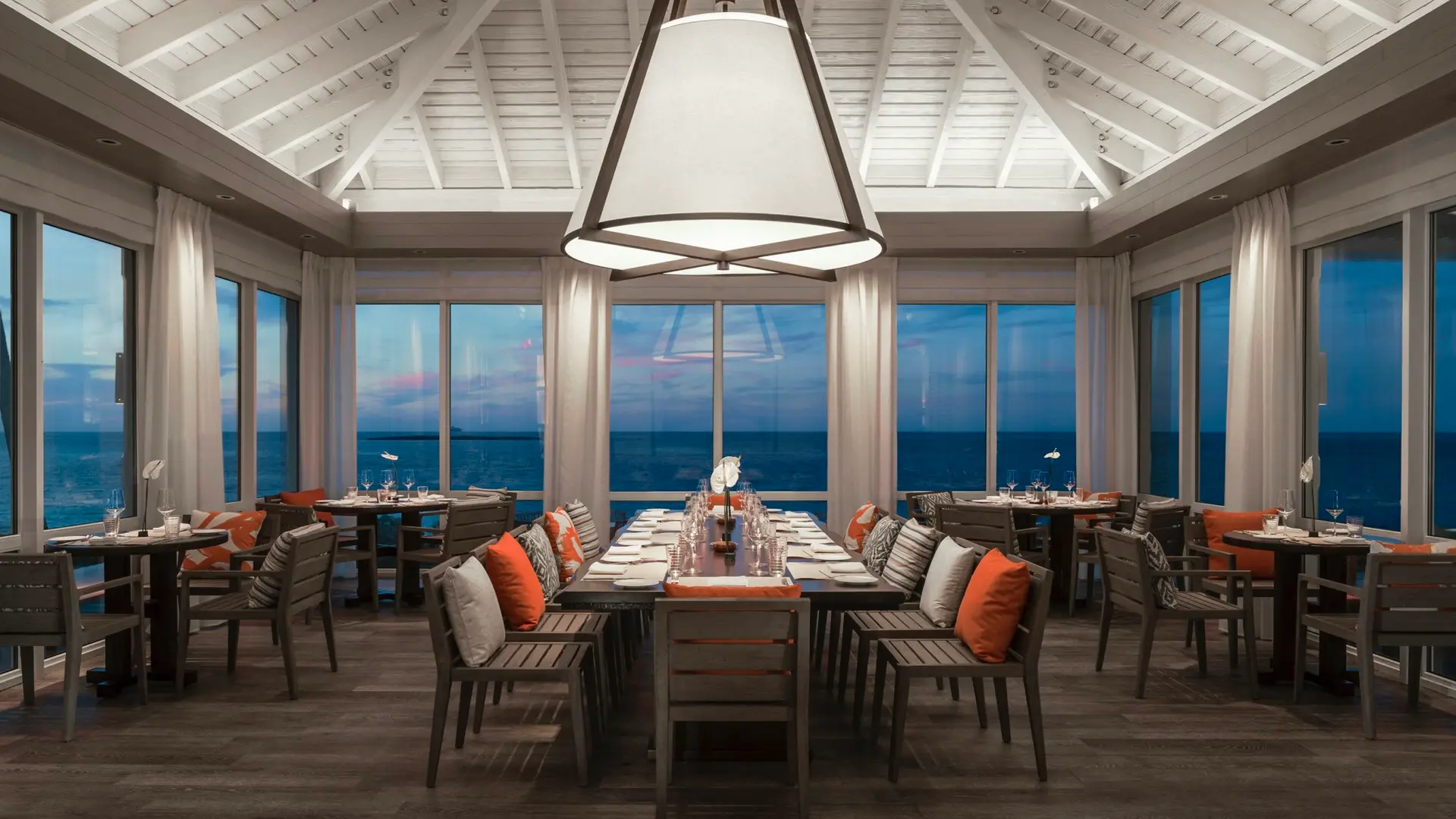 Hotel review Restaurants & Bars' - The Ocean Club, A Four Seasons Resort - 4