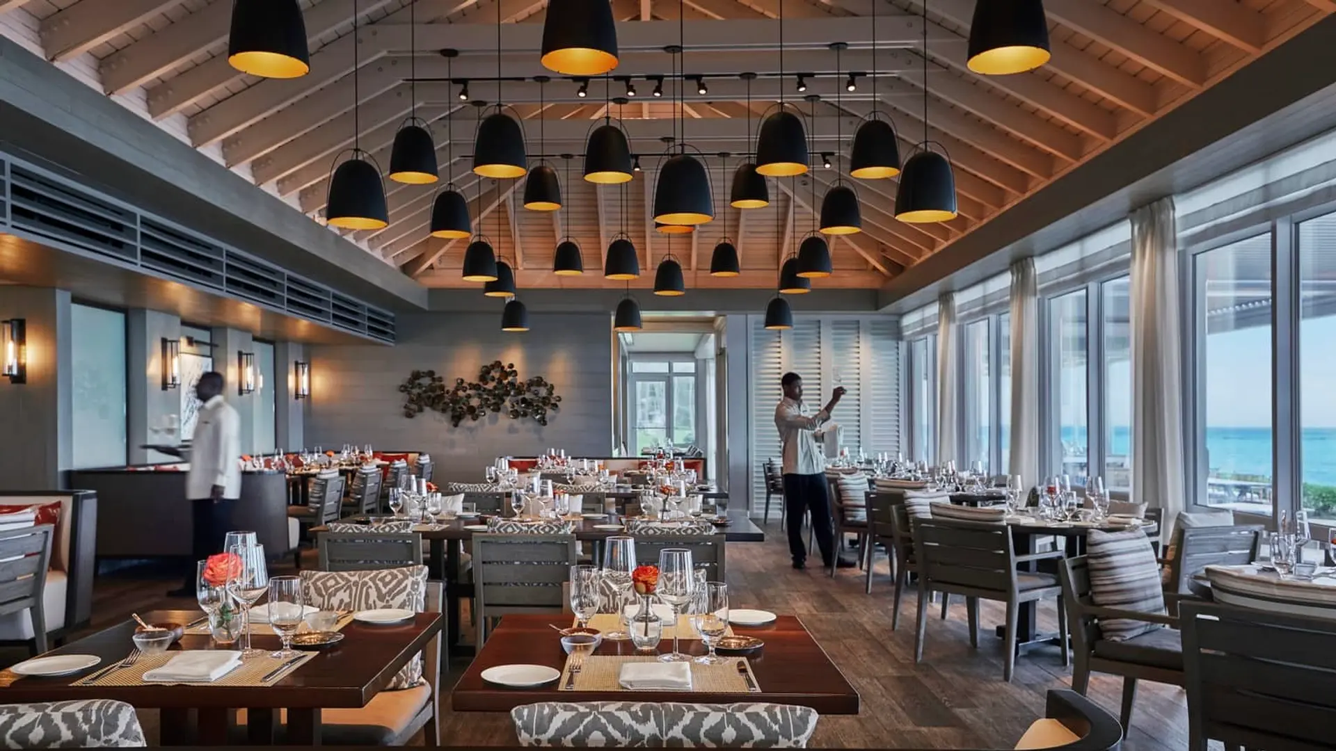 Hotel review Restaurants & Bars' - The Ocean Club, A Four Seasons Resort - 7