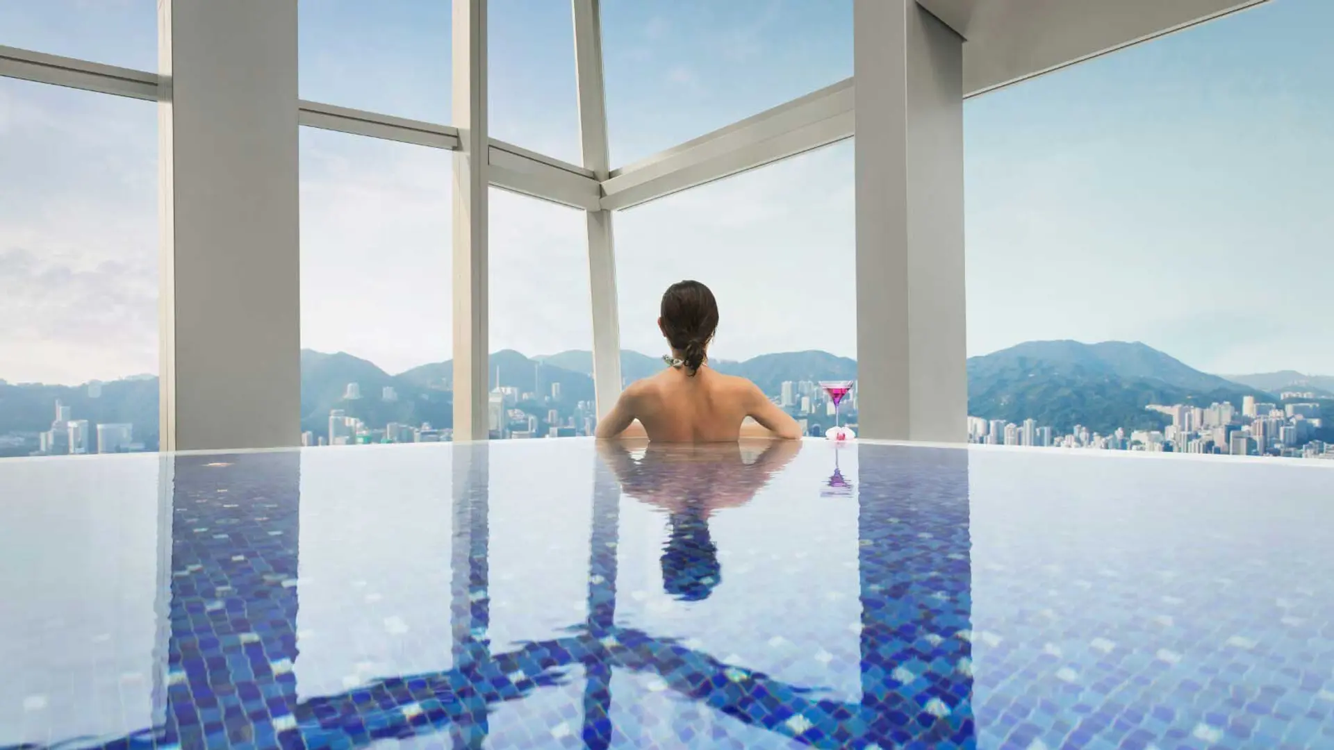 Hotel review Service & Facilities' - The Ritz-Carlton Hong Kong - 0