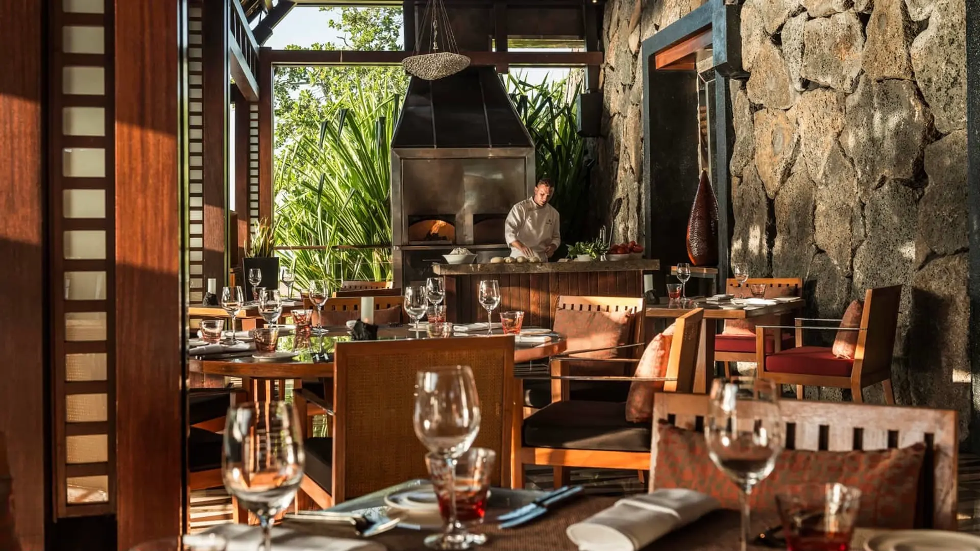 Hotel review Restaurants & Bars' - Four Seasons Resort Mauritius at Anahita - 3