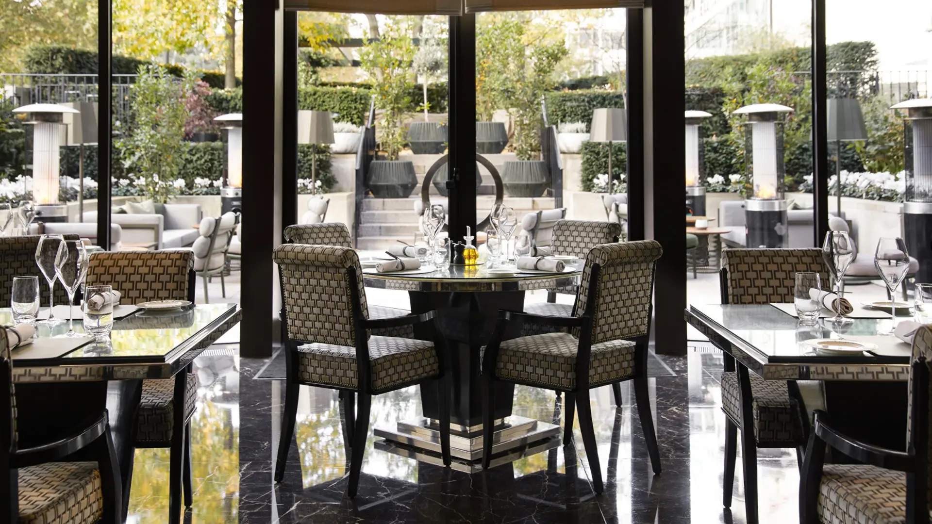 Hotel review Restaurants & Bars' - Four Seasons Hotel London at Park Lane - 0