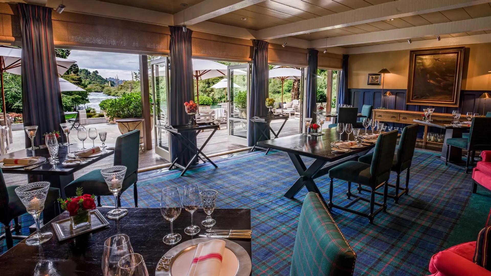 Hotel review Restaurants & Bars' - Huka Lodge - 1