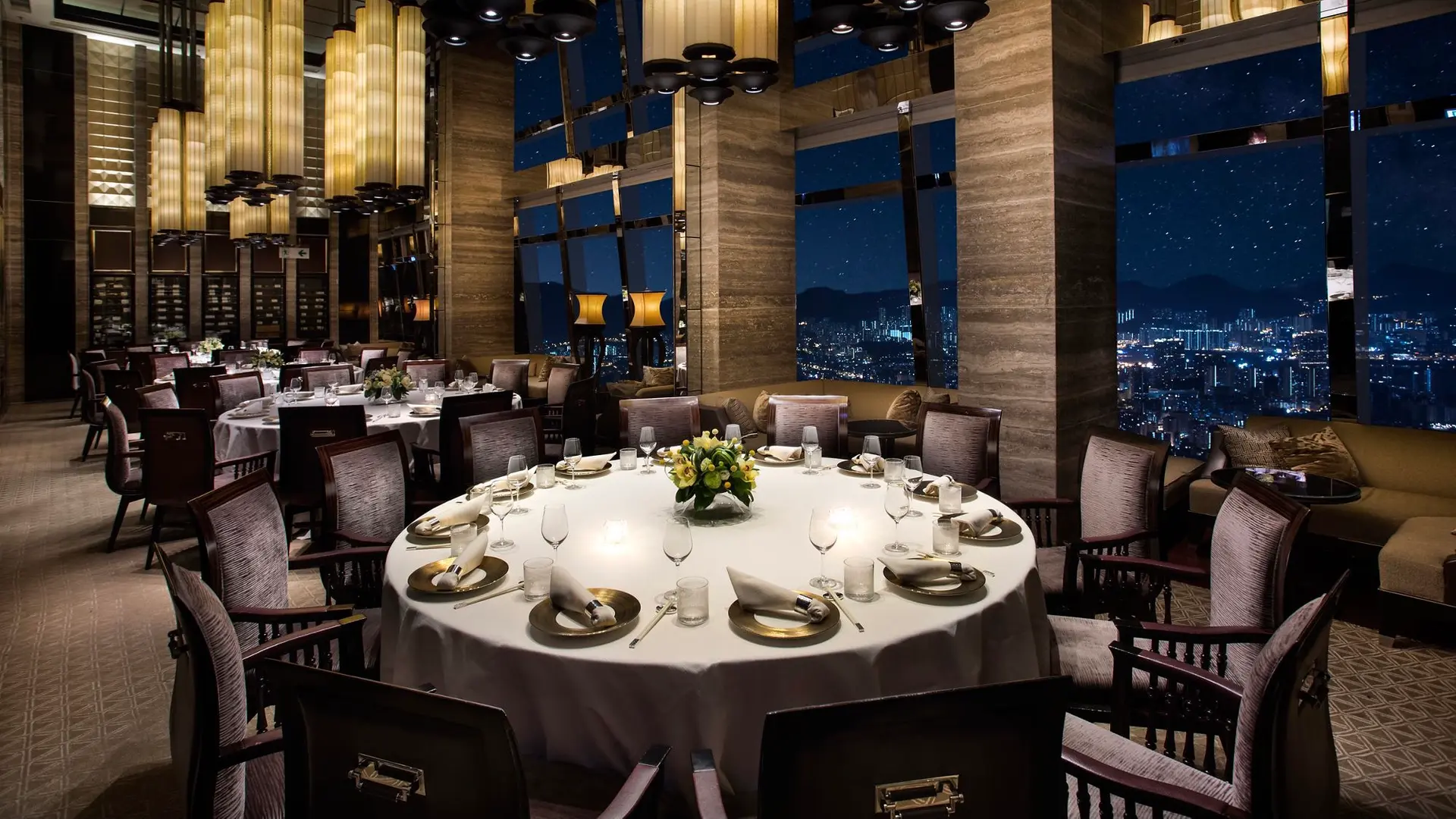 Hotel review Restaurants & Bars' - The Ritz-Carlton Hong Kong - 2
