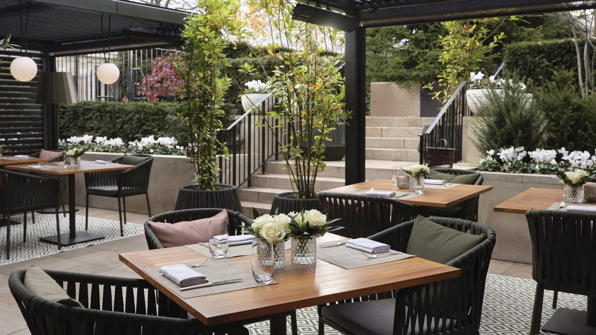 Hotel review Restaurants & Bars' - Four Seasons Hotel London at Park Lane - 3
