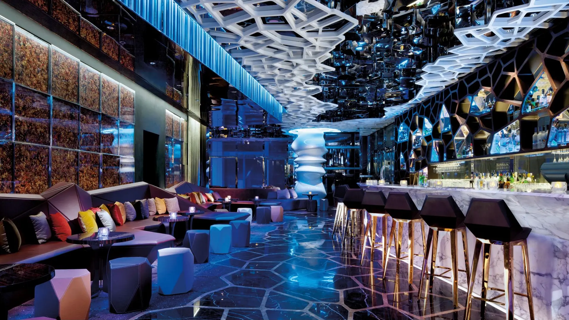 Hotel review Restaurants & Bars' - The Ritz-Carlton Hong Kong - 6