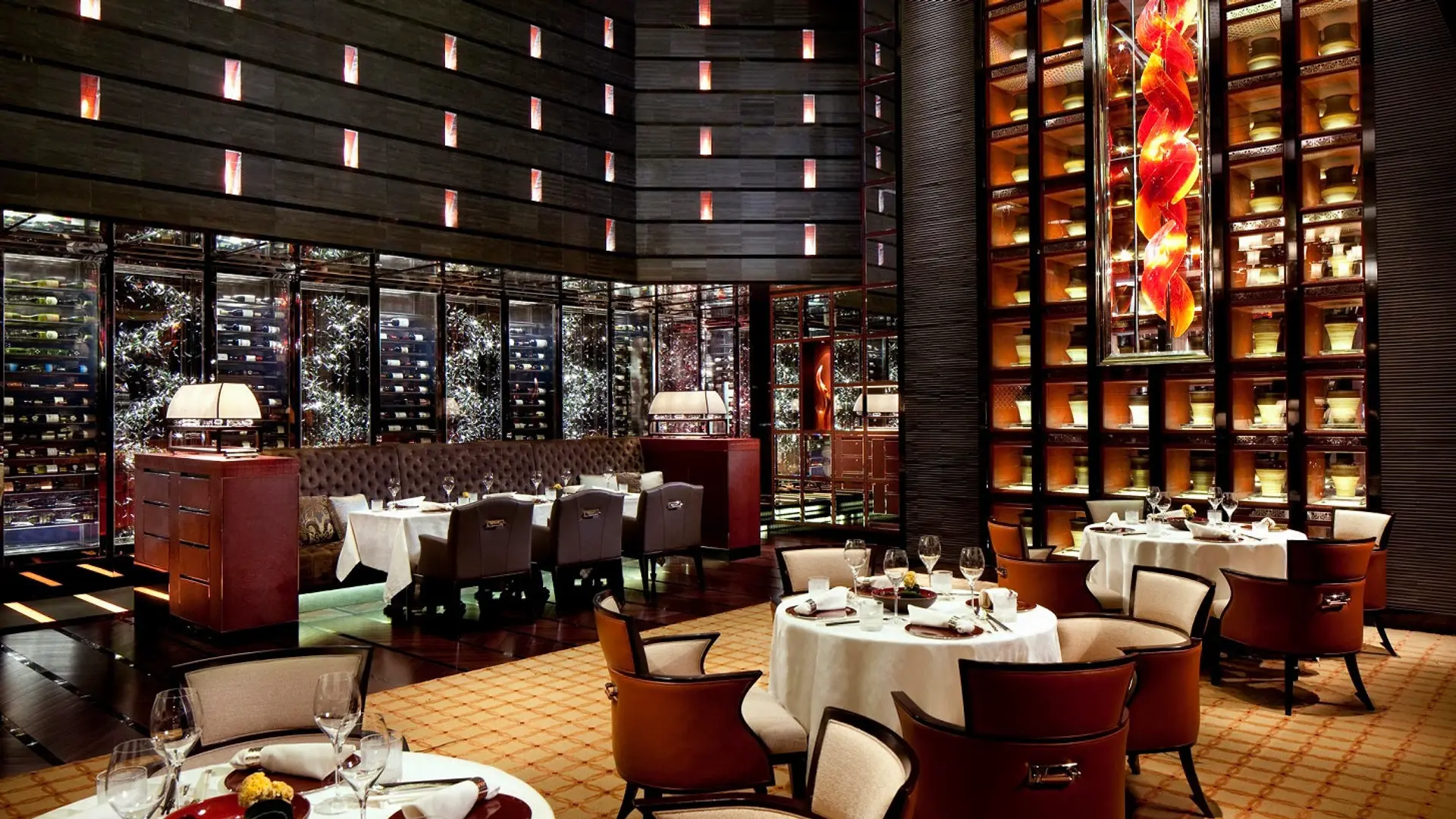 Hotel review Restaurants & Bars' - The Ritz-Carlton Hong Kong - 7