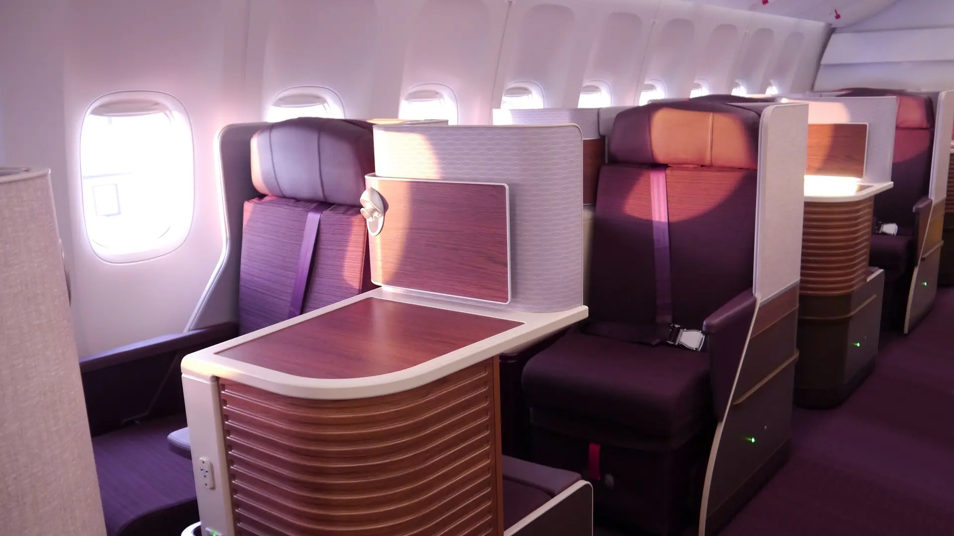 Airline review Cabin & Seat - Thai Airways - 0