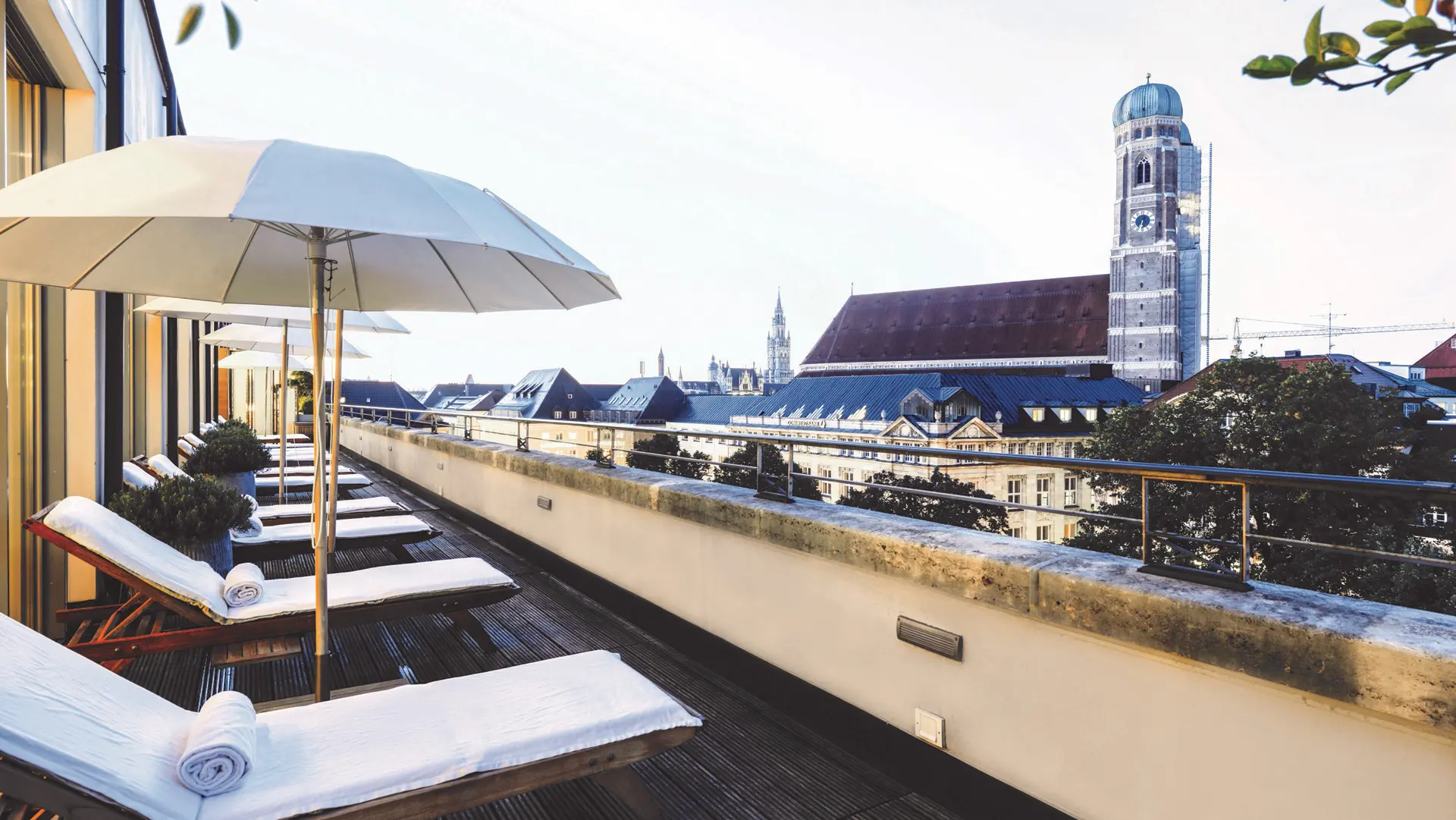 Hotel review Service & Facilities' - Bayerischer Hof - 1
