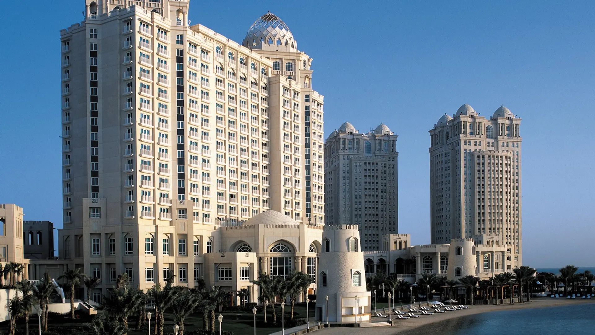 Hotel review Location' - Four Seasons Hotel Doha - 3