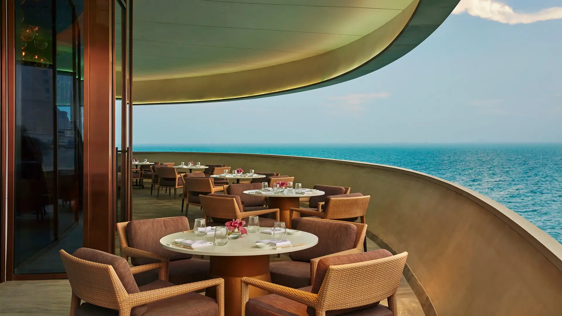 Hotel review Restaurants & Bars' - Four Seasons Hotel Doha - 0