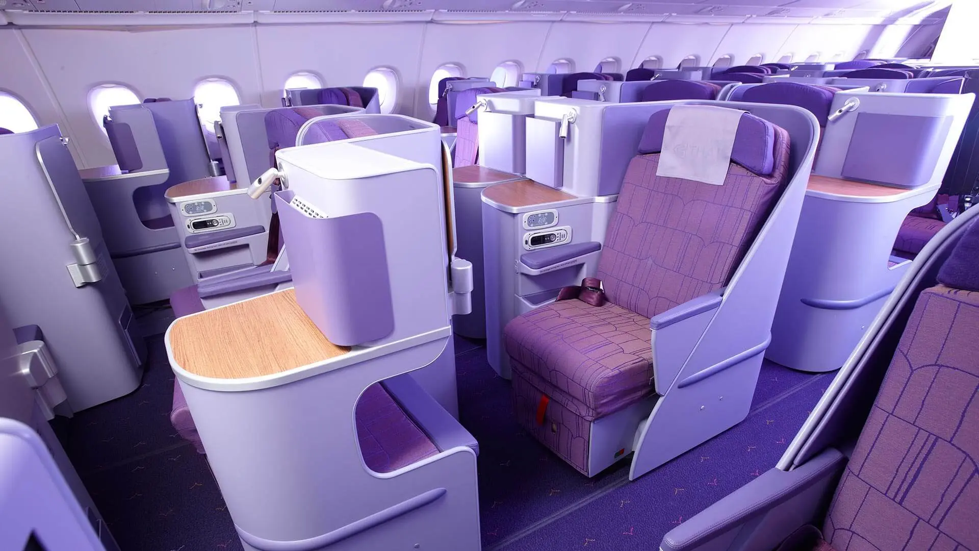Airline review Cabin & Seat - Thai Airways - 3