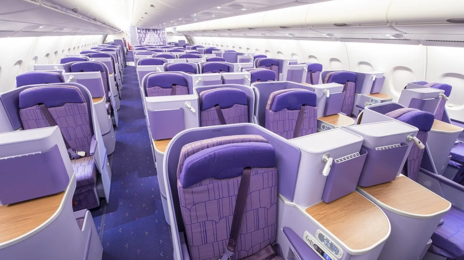 Airline review Cabin & Seat - Thai Airways - 5
