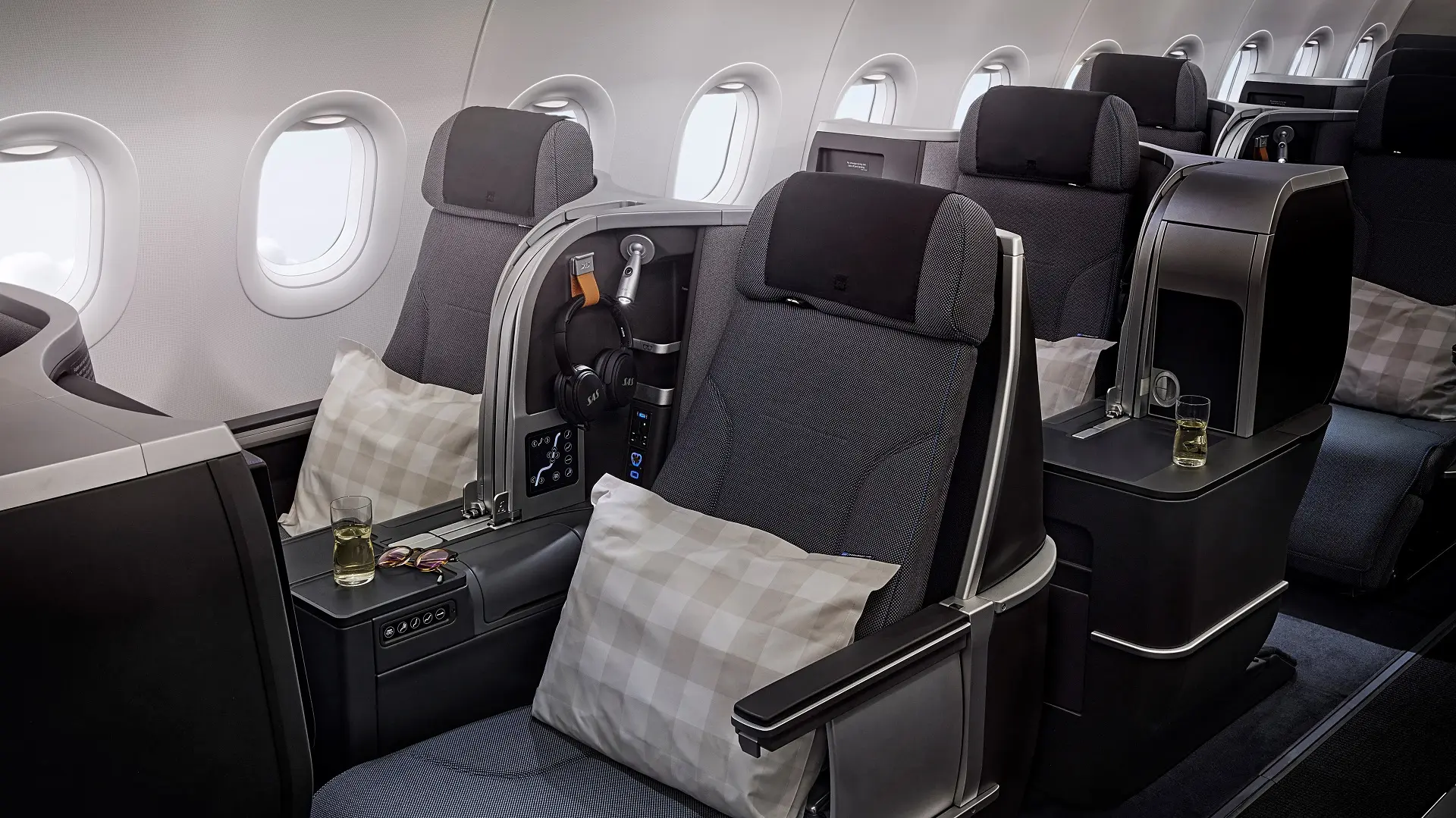 Airlines News - SAS rolls out its new A321LR Business Class cabin