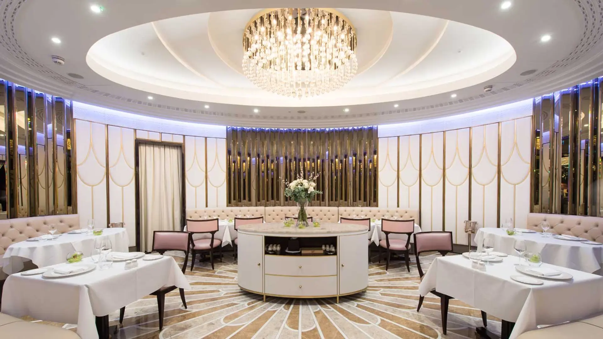 Hotel review Restaurants & Bars' - The Wellesley - 0