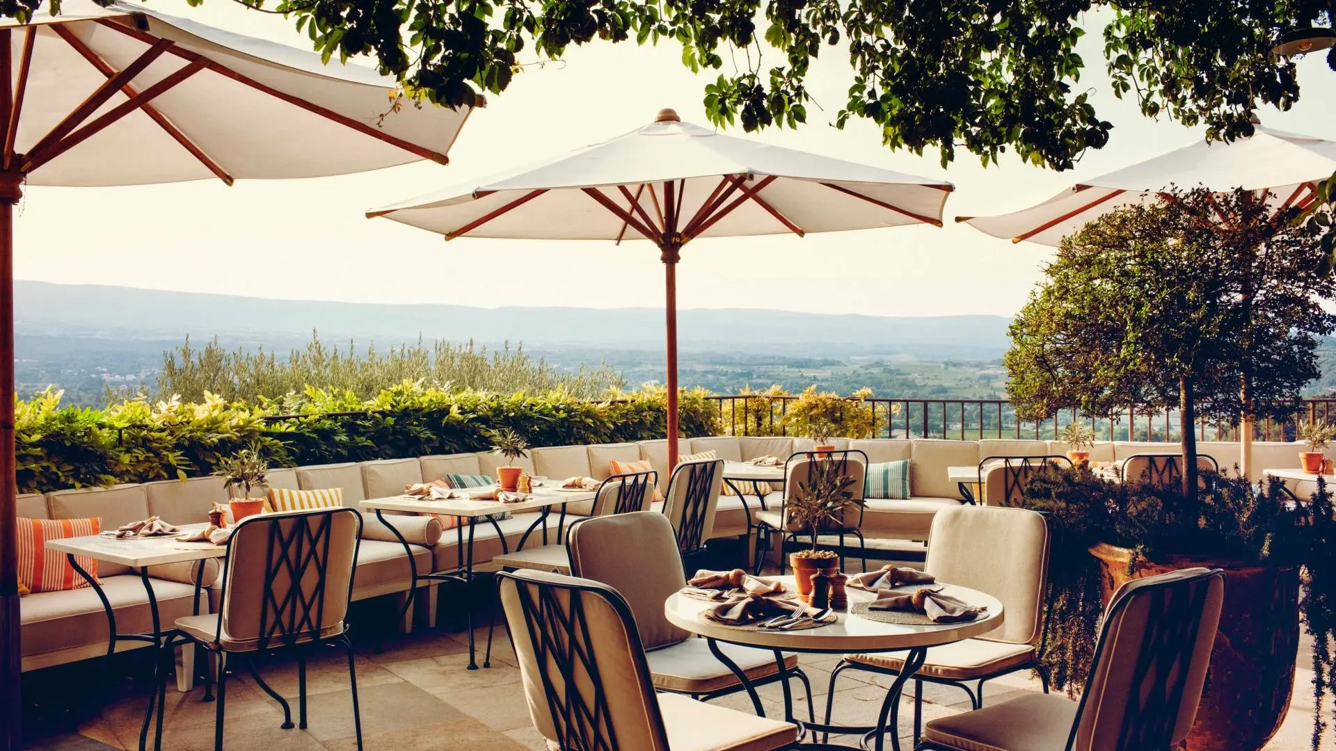 Hotel review Restaurants & Bars' - Hôtel Crillon le Brave - Provence - 5