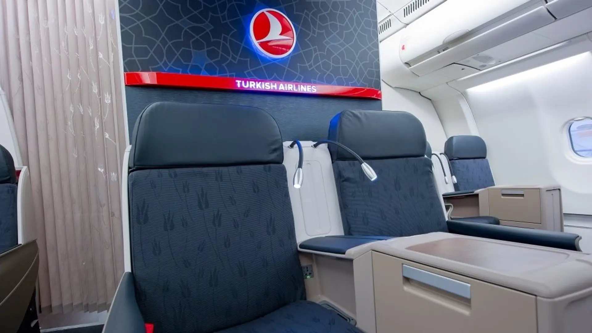 Airline review Cabin & Seat - Turkish Airlines - 6