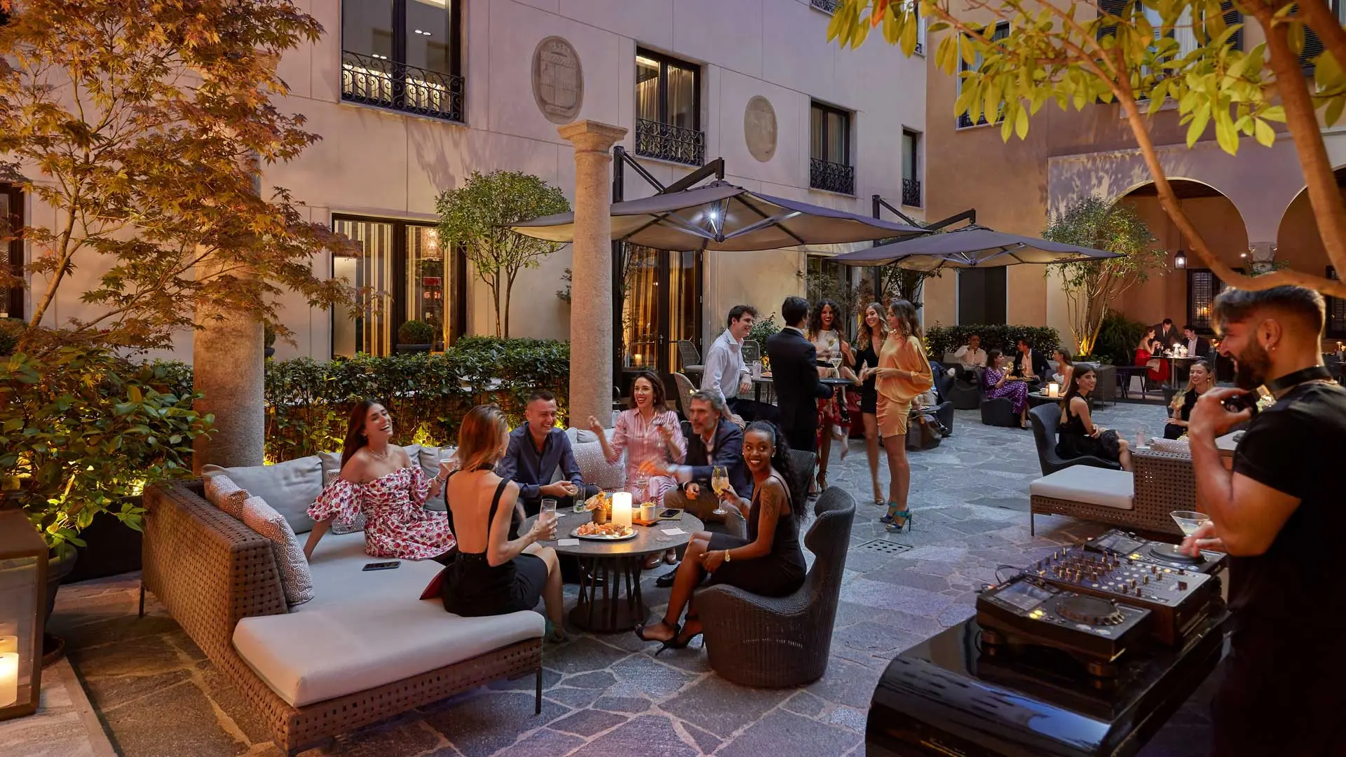 Hotel review Restaurants & Bars' - Mandarin Oriental Milan - 0