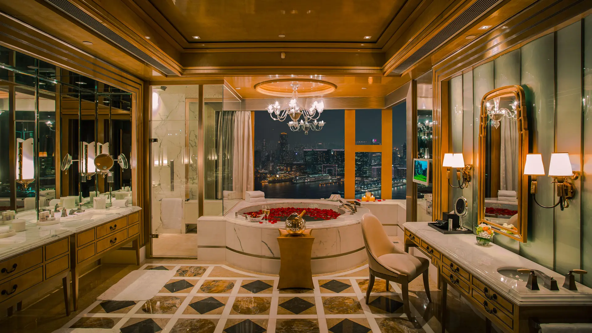 Hotel review Accommodation' - Four Seasons Hotel Hong Kong - 5