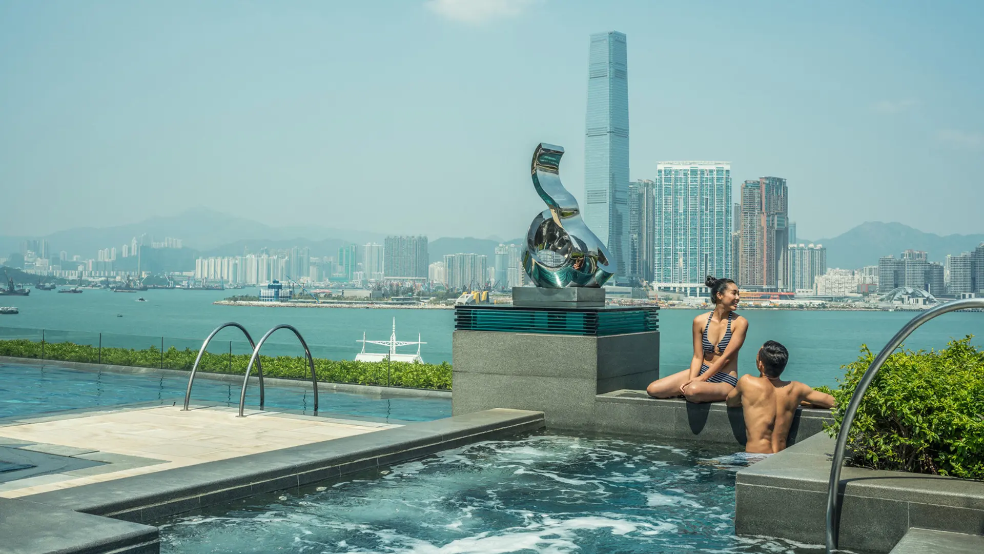 Hotel review Location' - Four Seasons Hotel Hong Kong - 1