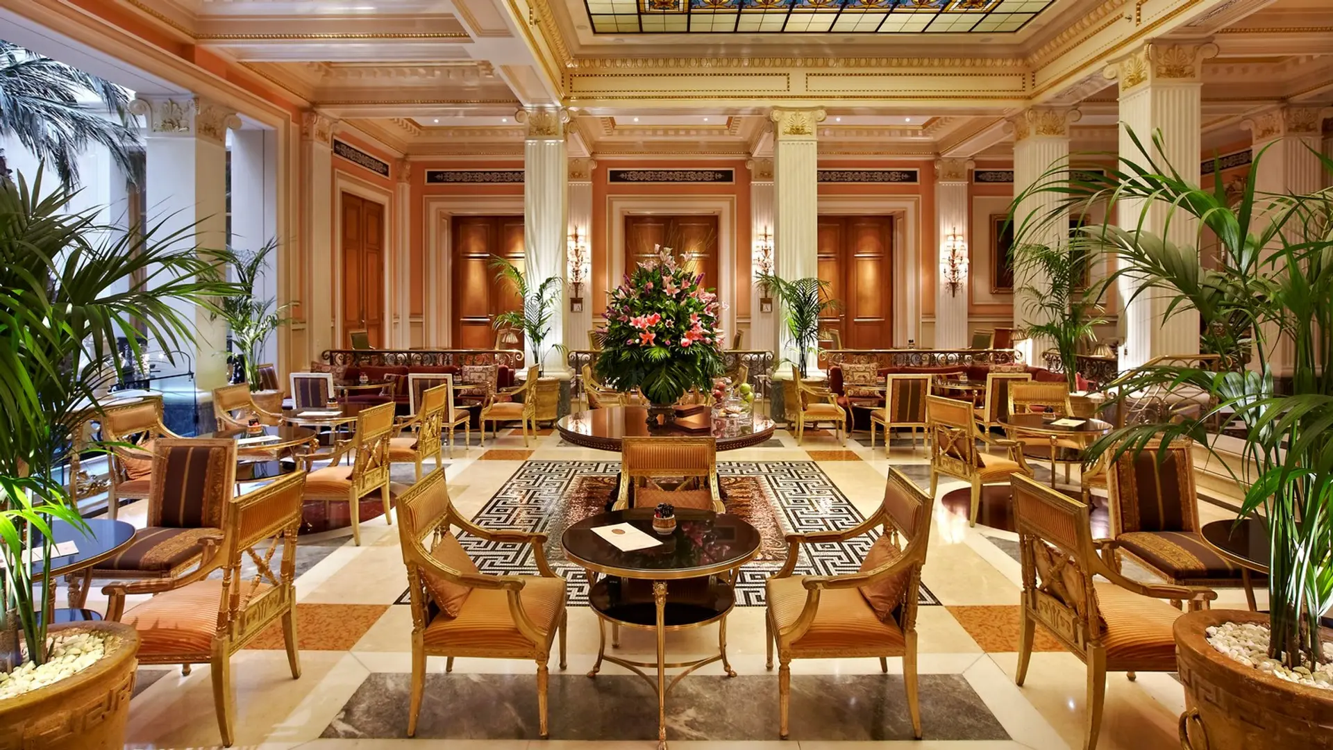 Hotel review Restaurants & Bars' - Hotel Grande Bretagne, a Luxury Collection Hotel - 0