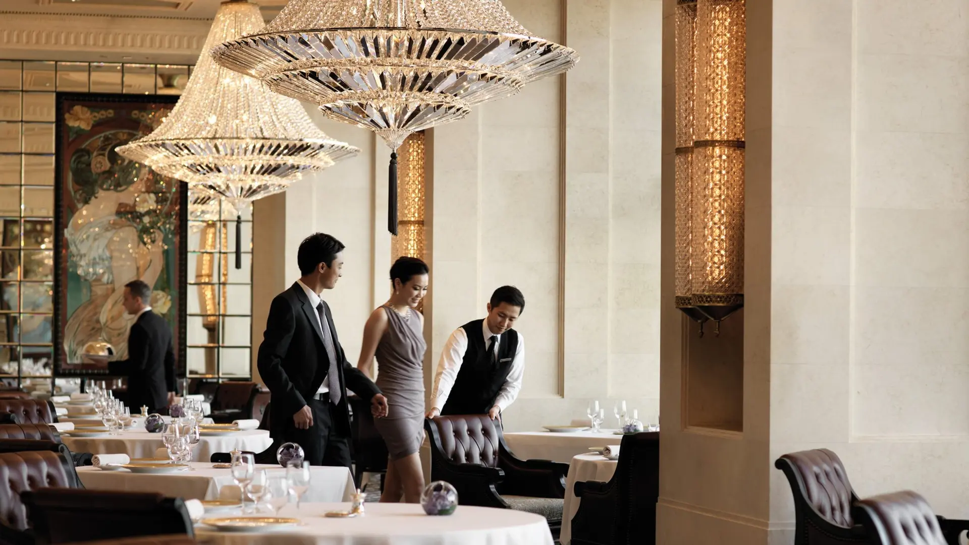 Hotel review Restaurants & Bars' - Four Seasons Hotel Hong Kong - 0