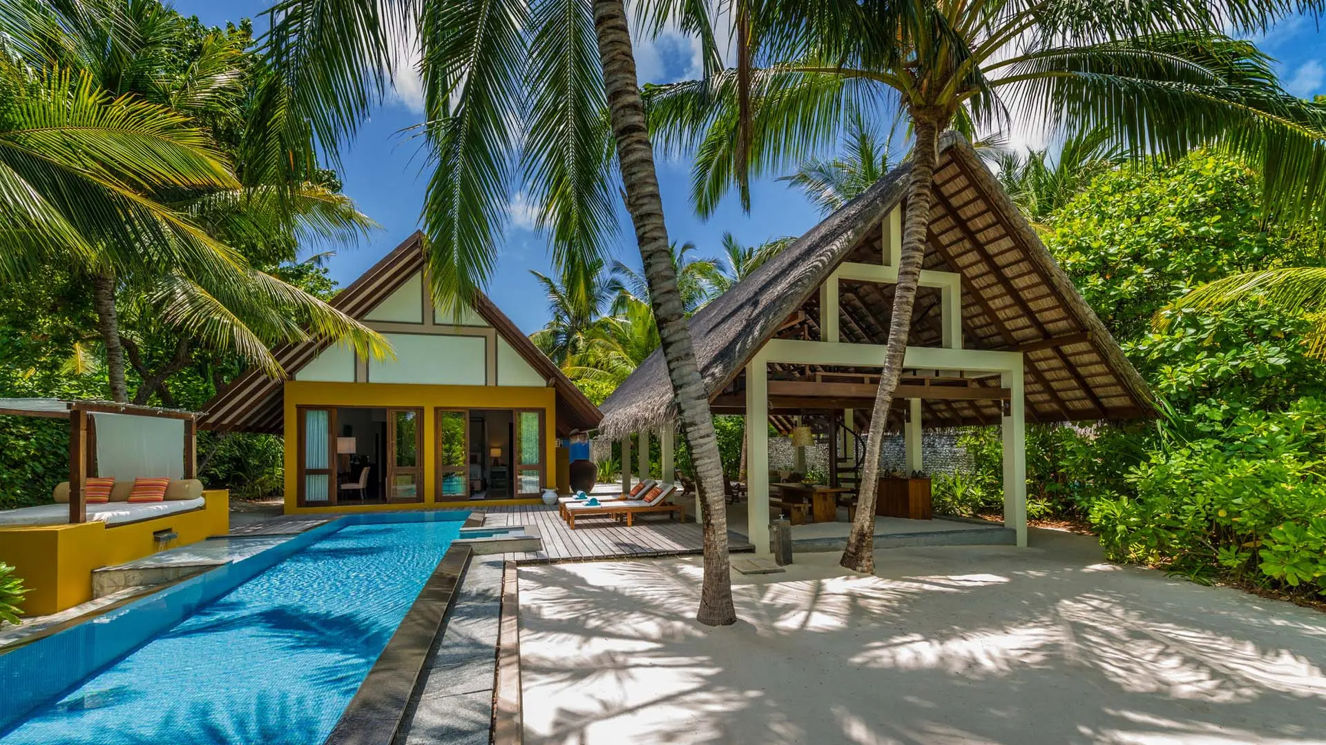Hotel review Accommodation' - Four Seasons Resort Maldives at Landaa Giraavaru - 0