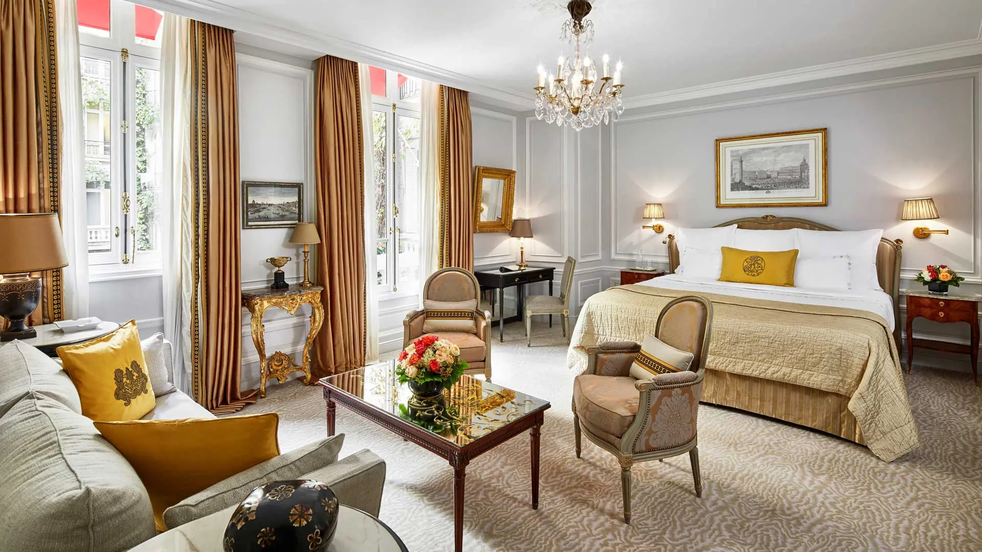 Hotel review Accommodation' - Hôtel Plaza Athénée Paris - 0