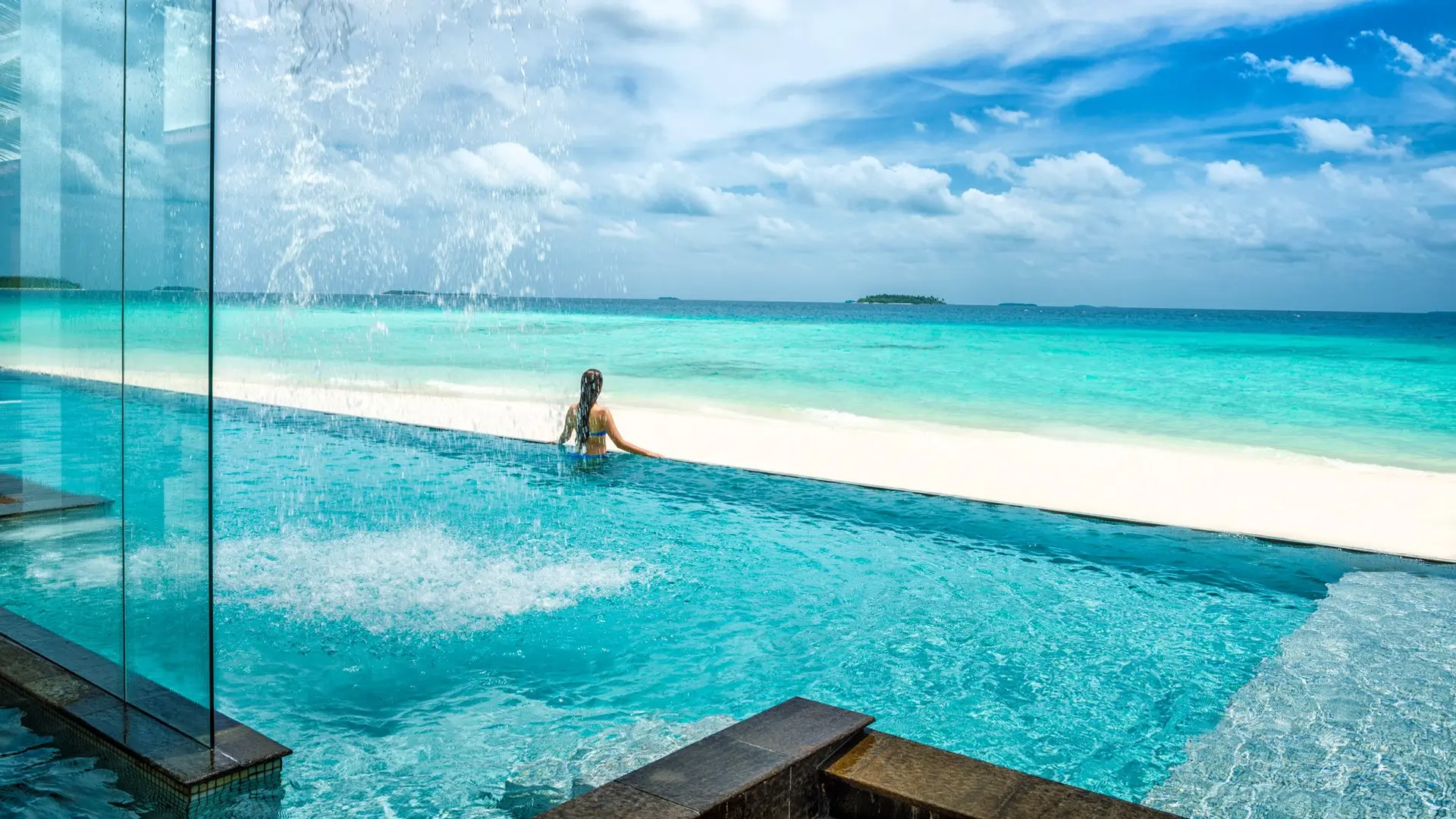 Hotel review Accommodation' - Four Seasons Resort Maldives at Landaa Giraavaru - 1