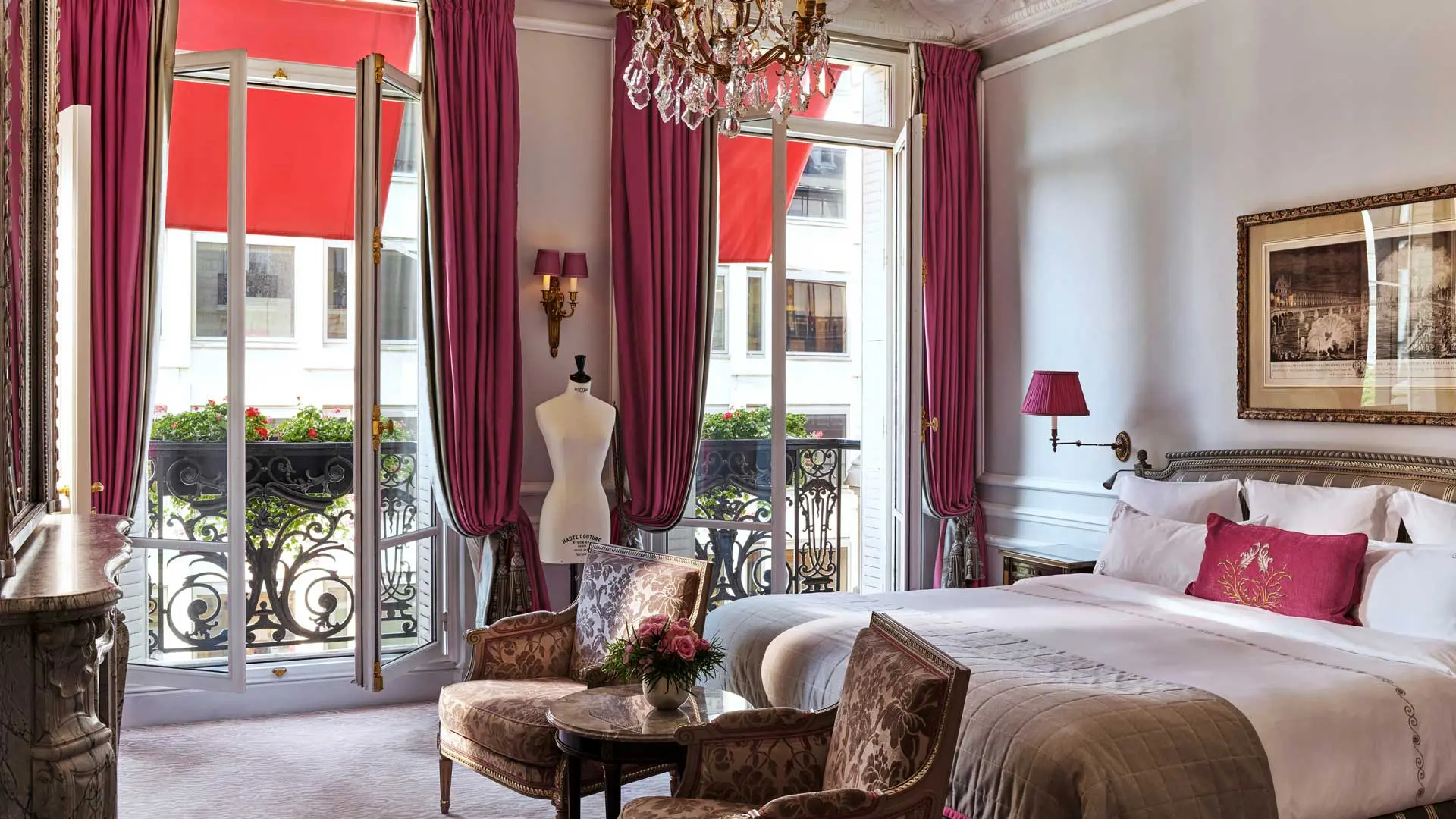 Hotel review Accommodation' - Hôtel Plaza Athénée Paris - 5