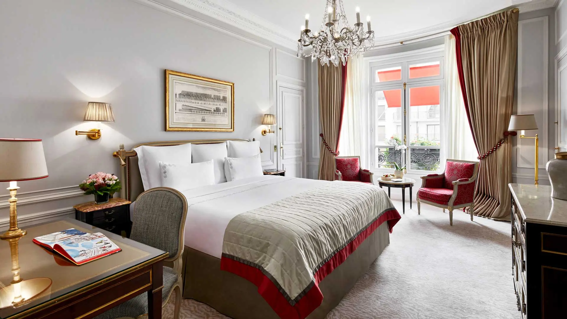 Hotel review Accommodation' - Hôtel Plaza Athénée Paris - 7