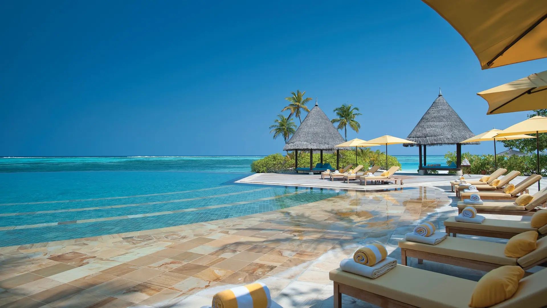 Hotel review Service & Facilities' - Four Seasons Resort Maldives at Kuda Huraa - 1