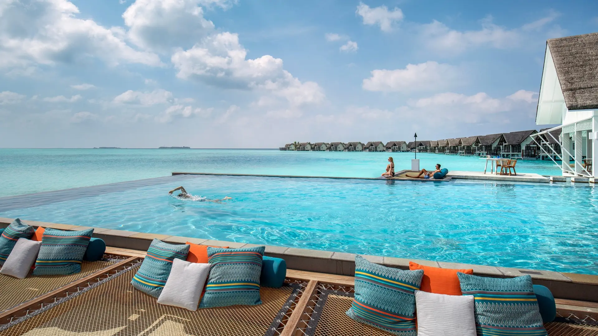 Hotel review Service & Facilities' - Four Seasons Resort Maldives at Landaa Giraavaru - 2