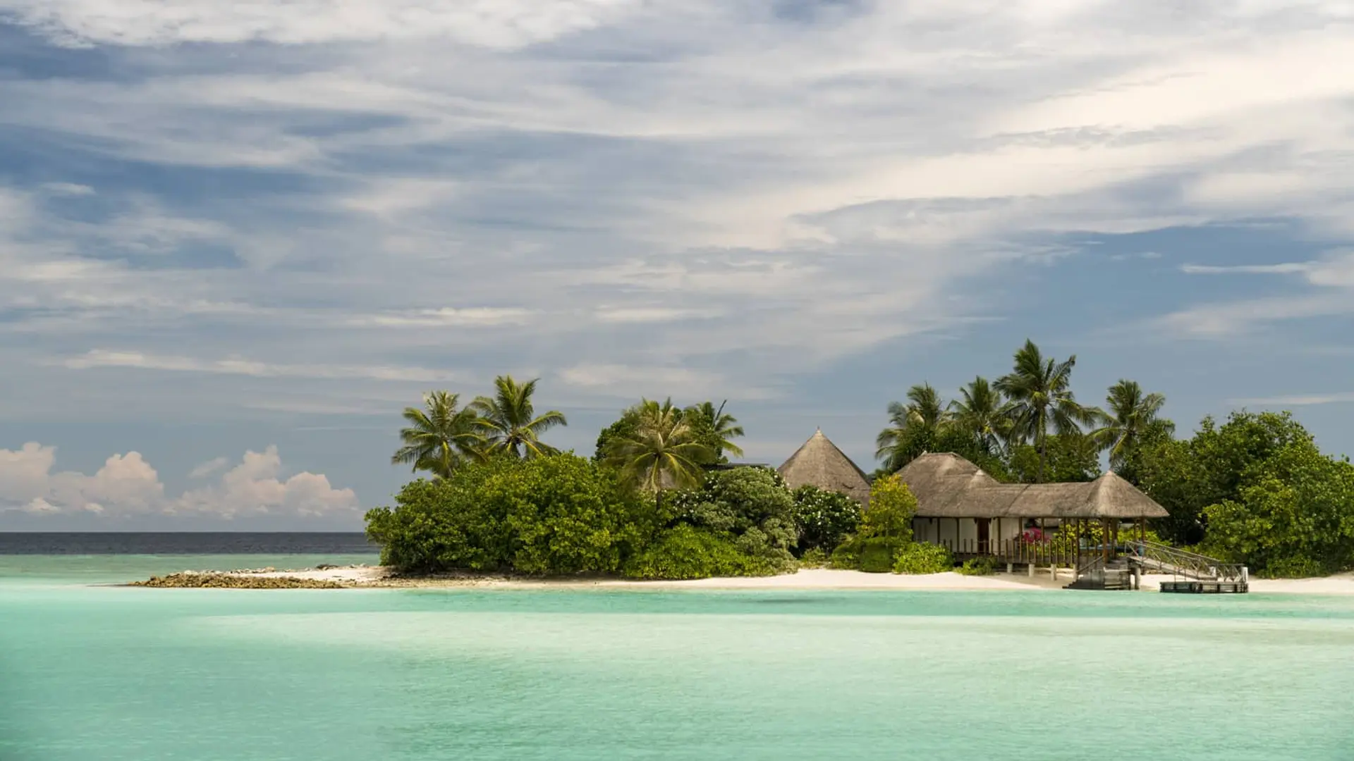 Hotel review Location' - Four Seasons Resort Maldives at Kuda Huraa - 1