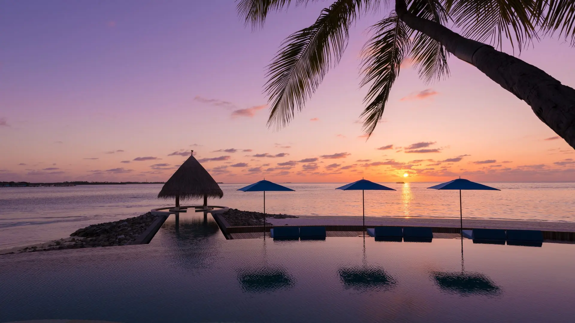 Hotel review Location' - Four Seasons Resort Maldives at Kuda Huraa - 4