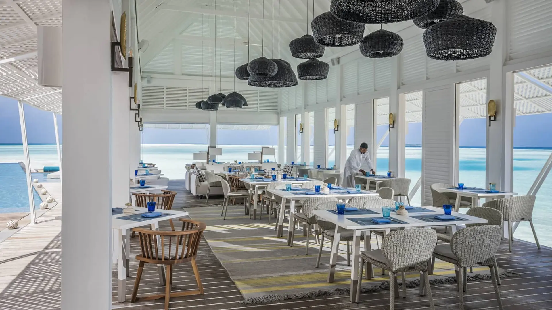 Hotel review Restaurants & Bars' - Four Seasons Resort Maldives at Landaa Giraavaru - 0