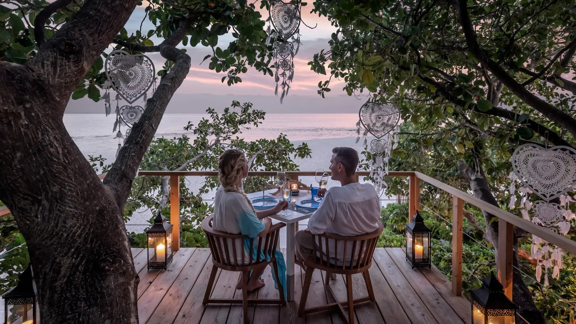 Hotel review Restaurants & Bars' - Four Seasons Resort Maldives at Landaa Giraavaru - 8