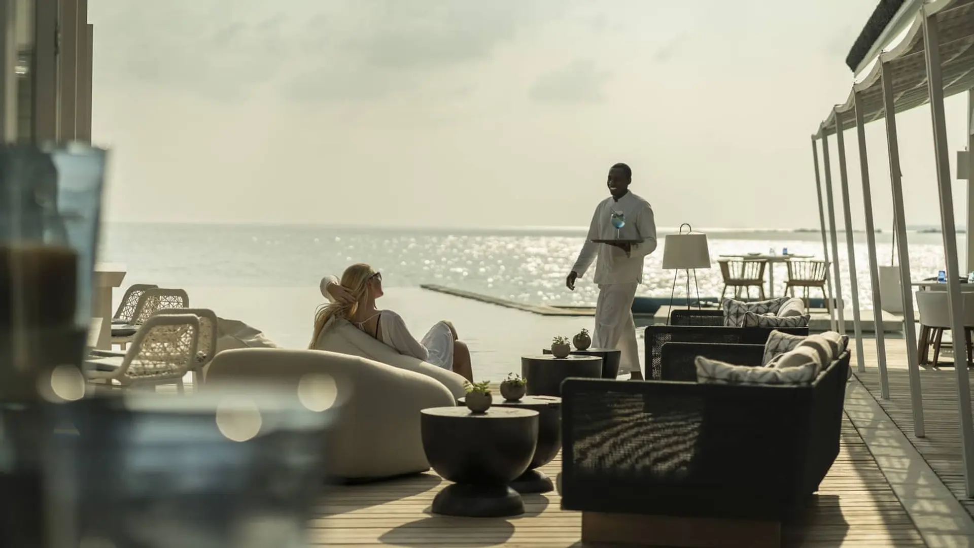 Hotel review Restaurants & Bars' - Four Seasons Resort Maldives at Landaa Giraavaru - 2
