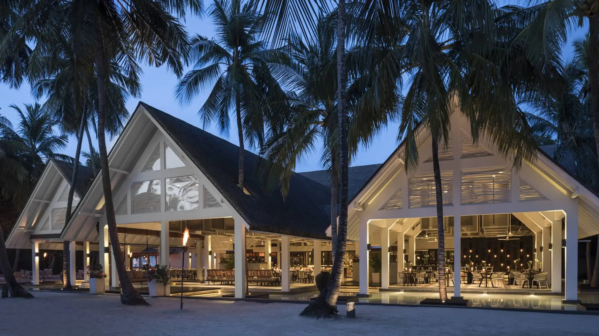 Hotel review Restaurants & Bars' - Four Seasons Resort Maldives at Landaa Giraavaru - 4