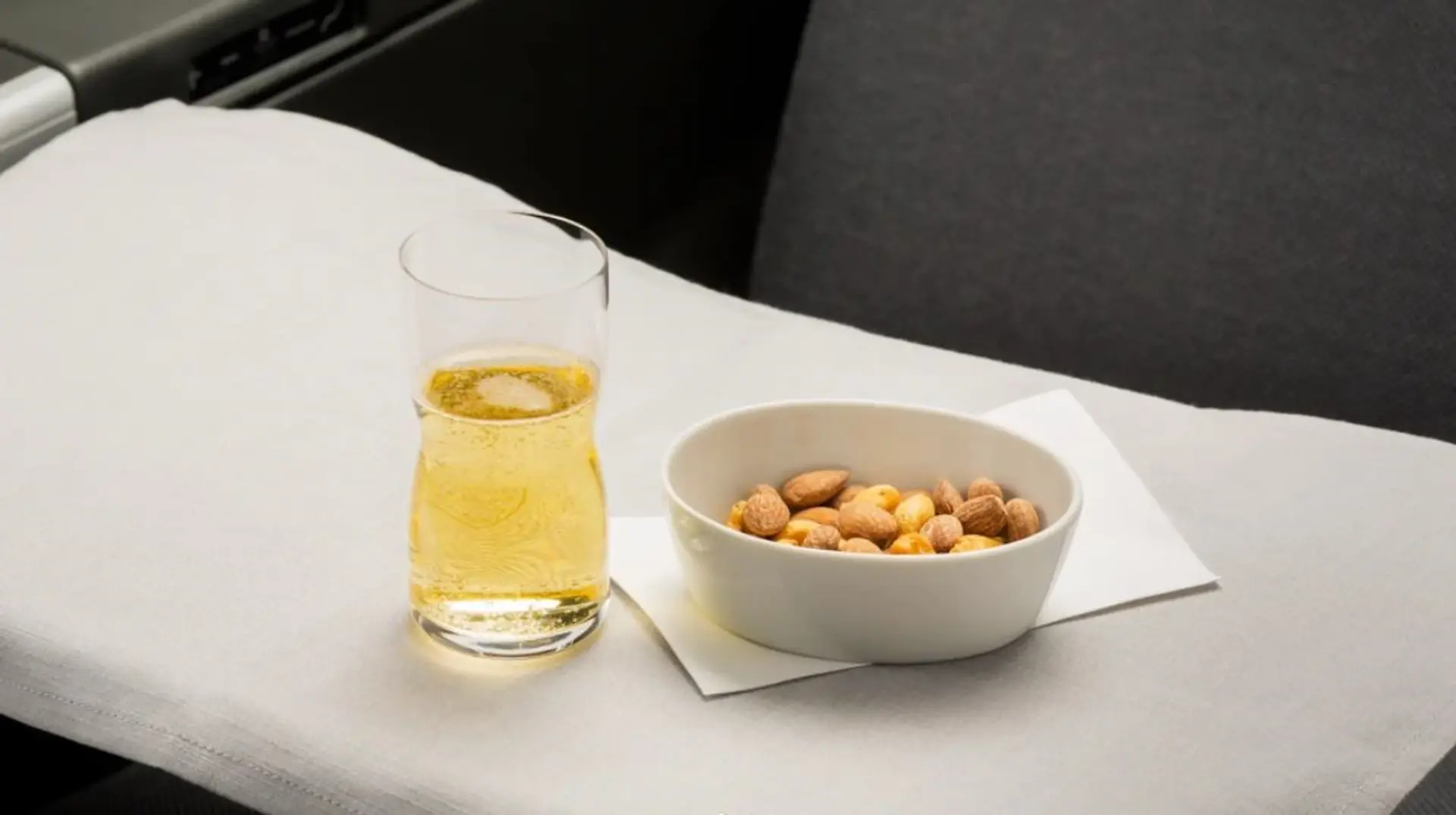Airlines News - SAS upgrades Champagne offering to “Special Club”