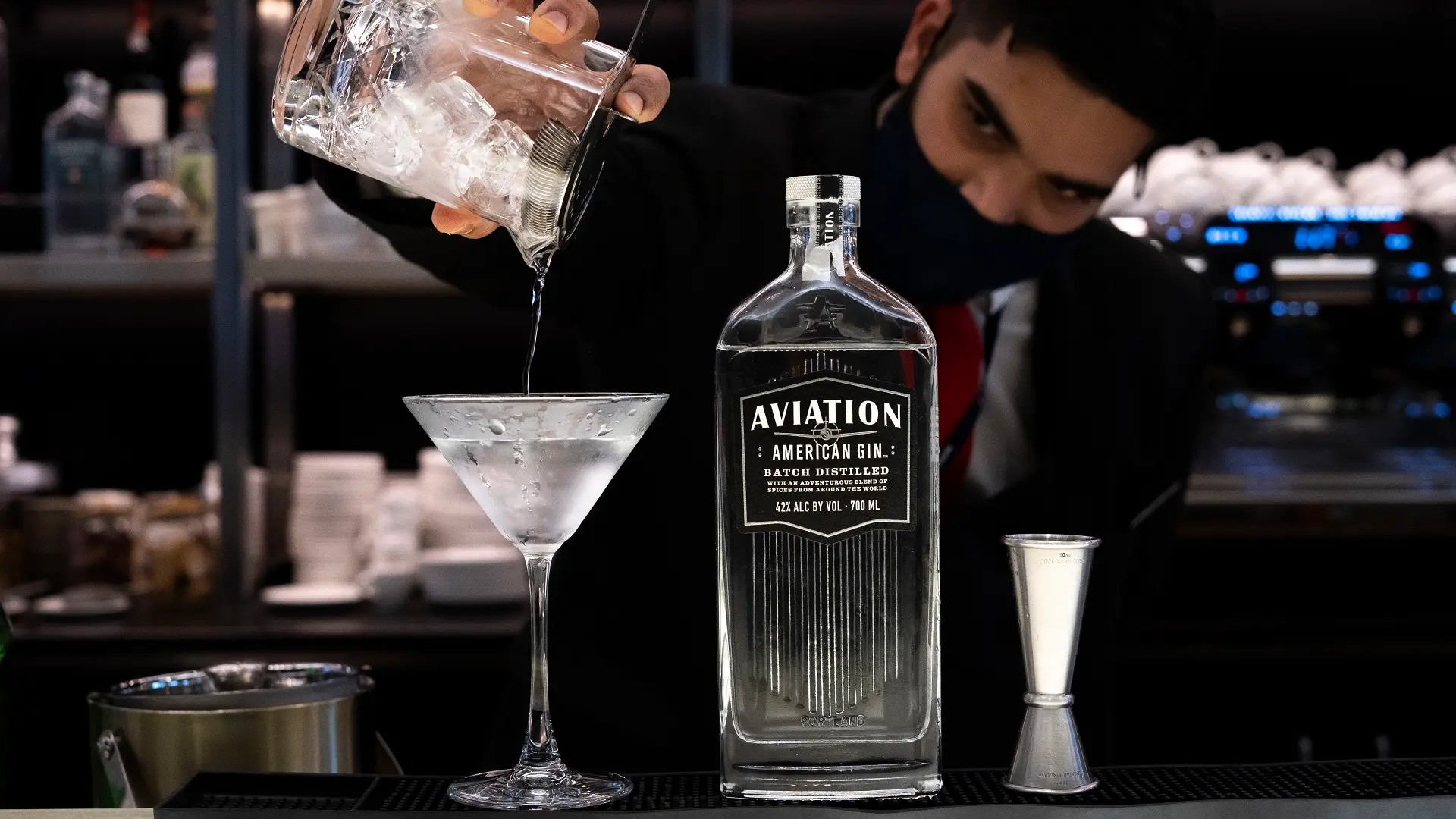 Airlines News - Ryan Reynolds-backed Aviation American Gin to debut on British Airways flights
