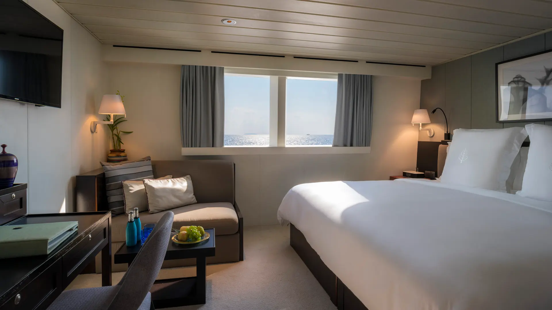 Hotel review Accommodation' - Four Seasons Explorer Maldives - 0