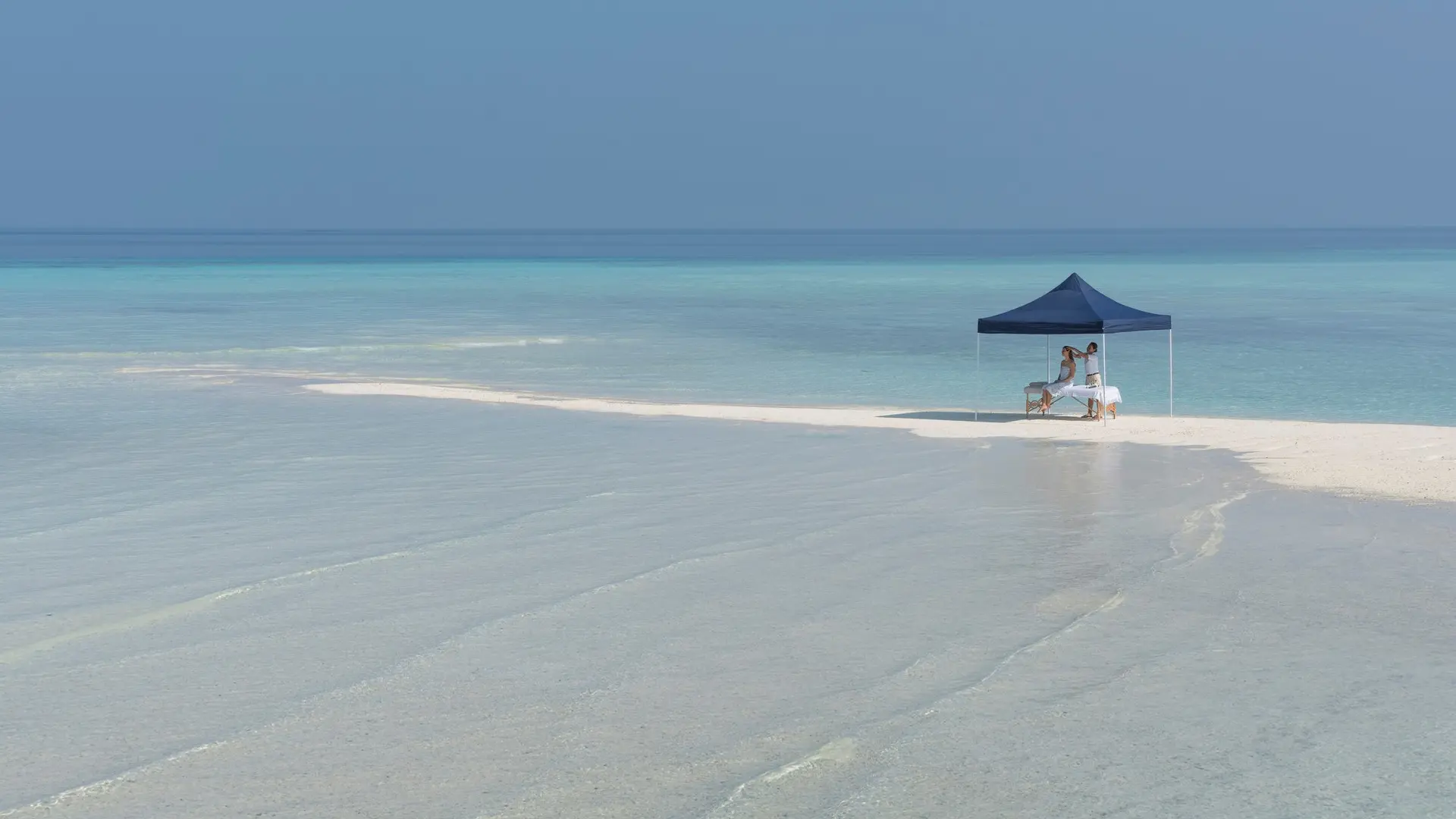 Hotel review Service & Facilities' - Four Seasons Explorer Maldives - 7