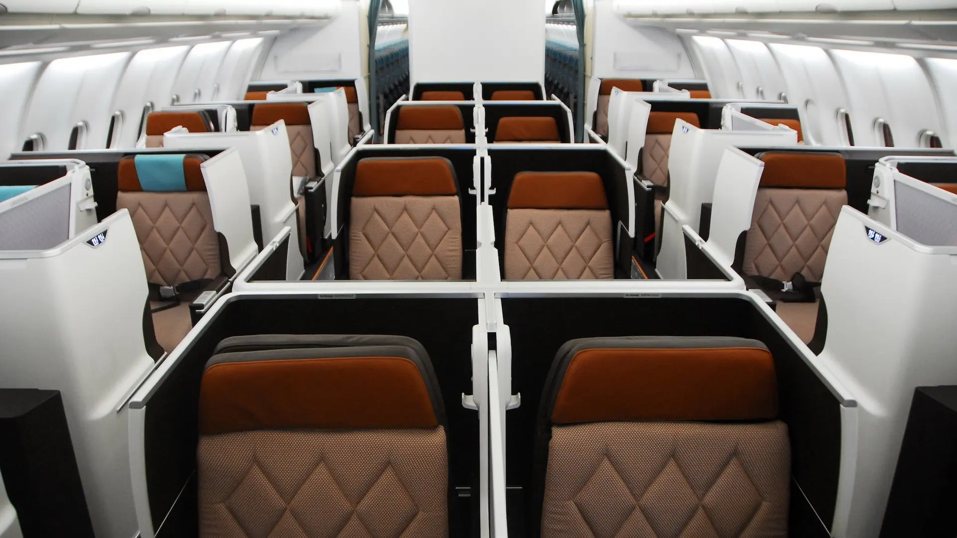 Airline review Cabin & Seat - Oman Air - 0