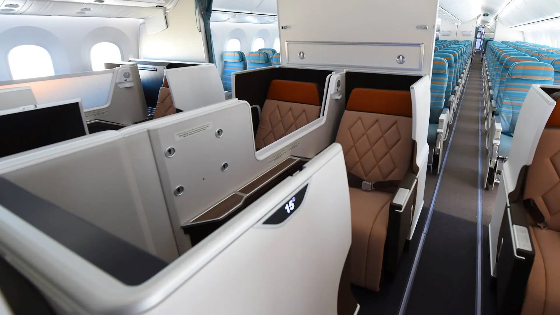 Airline review Cabin & Seat - Oman Air - 2
