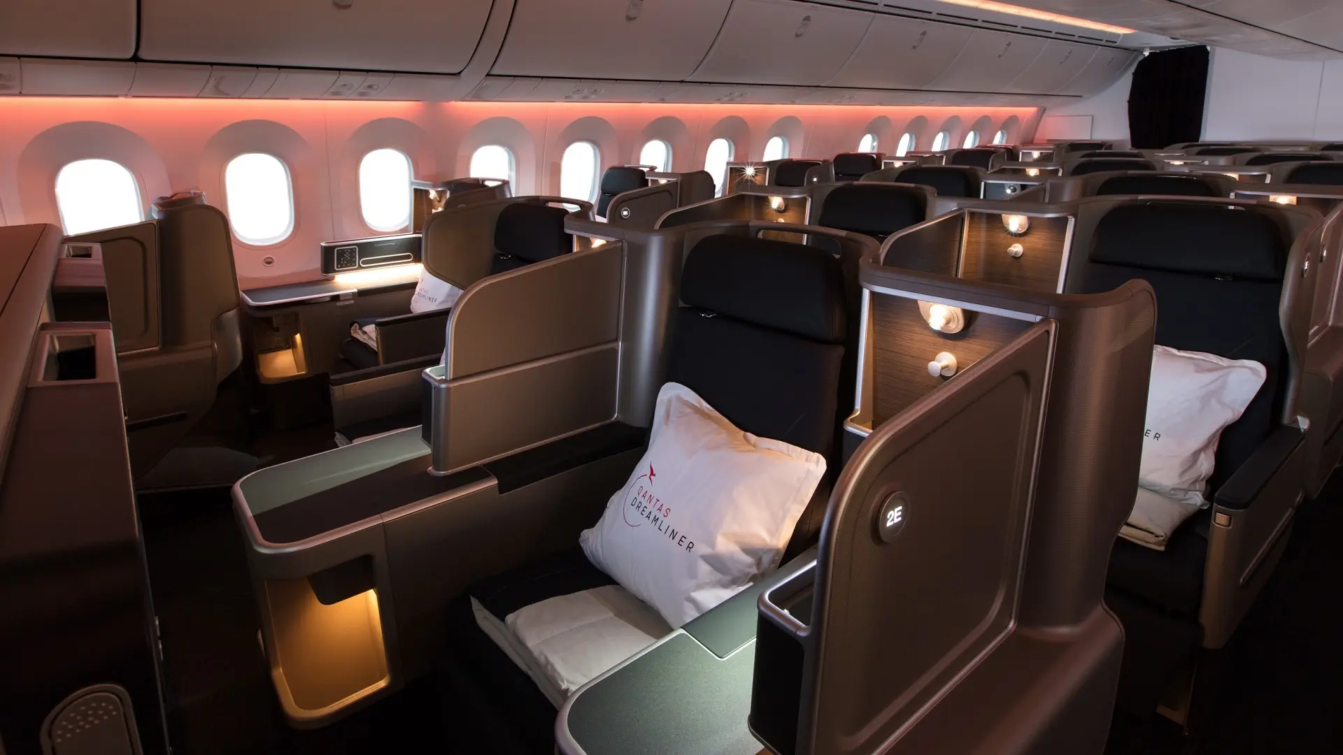 Airline review Cabin & Seat - Qantas - 2