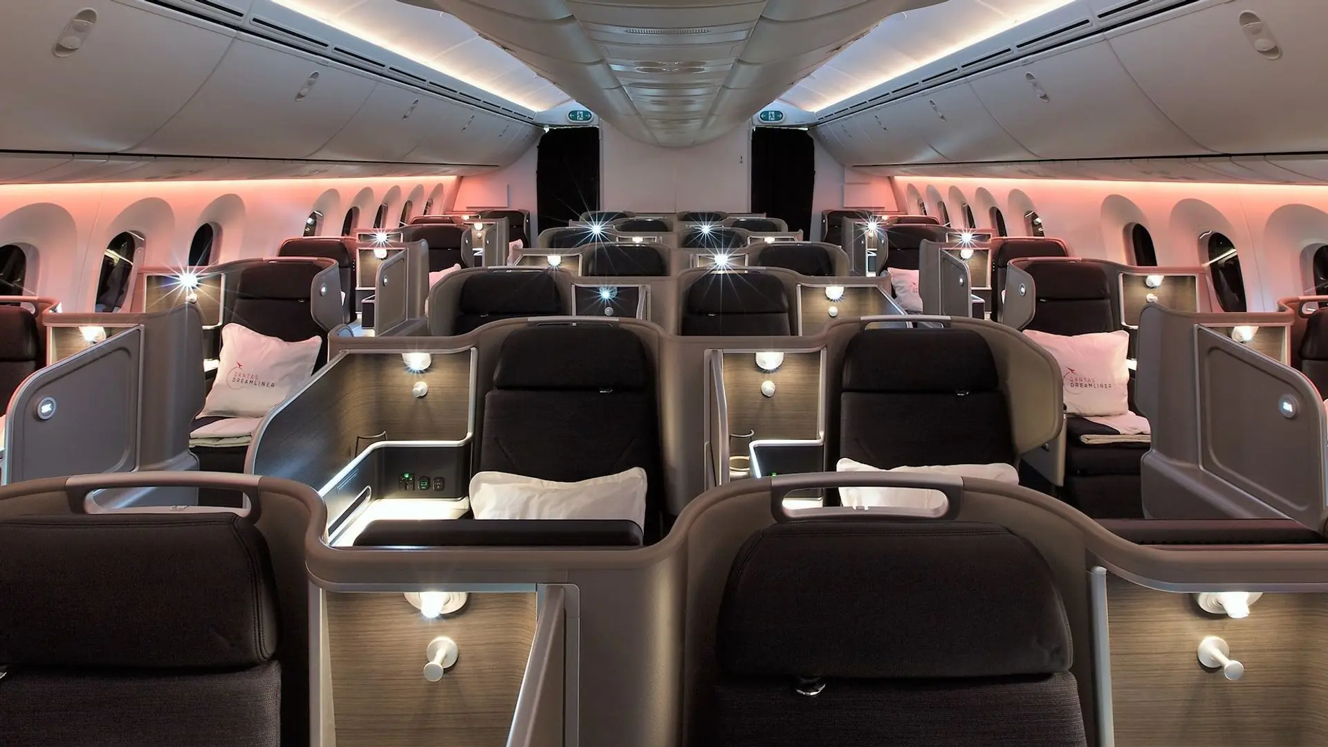 Airline review Cabin & Seat - Qantas - 1